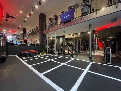 Gym Fitness First .